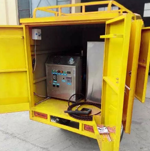 蒸汽冷水一體上門洗車機內(nèi)部